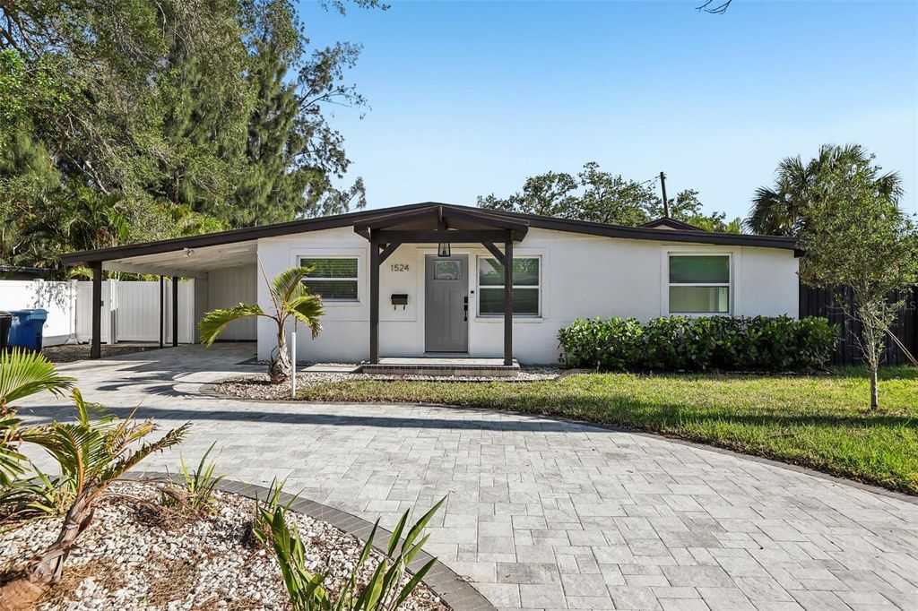 1524 CONNECTICUT AVENUE NE, St Petersburg, FL 33703