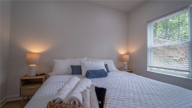 10571 Jasper Lane, Rogers, AR 72756
