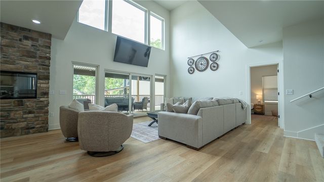10571 Jasper Lane, Rogers, AR 72756