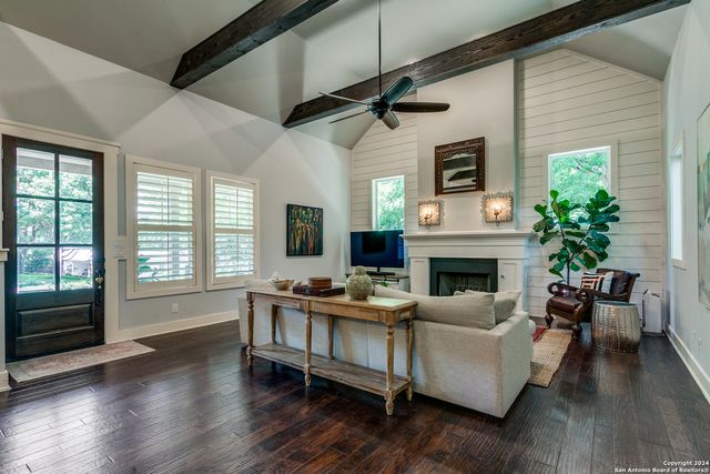 242 E ELMVIEW PL, Alamo Heights, TX 78209