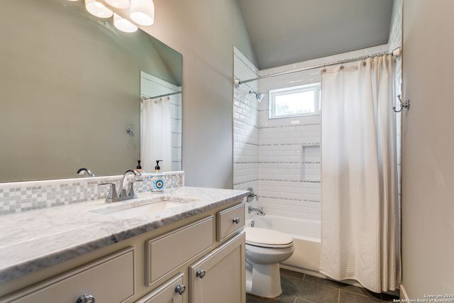 242 E ELMVIEW PL, Alamo Heights, TX 78209