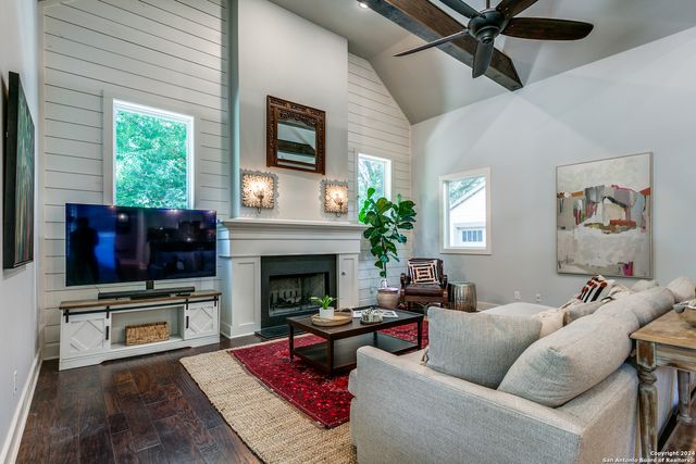 242 E ELMVIEW PL, Alamo Heights, TX 78209