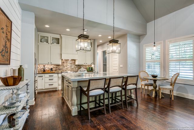 242 E ELMVIEW PL, Alamo Heights, TX 78209