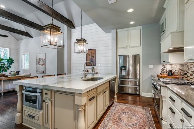 242 E ELMVIEW PL, Alamo Heights, TX 78209