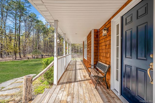 41 N Cozine Road, Manorville, NY 11949