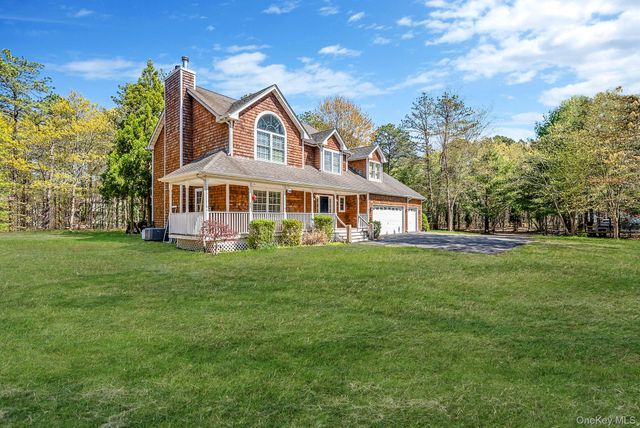 41 N Cozine Road, Manorville, NY 11949