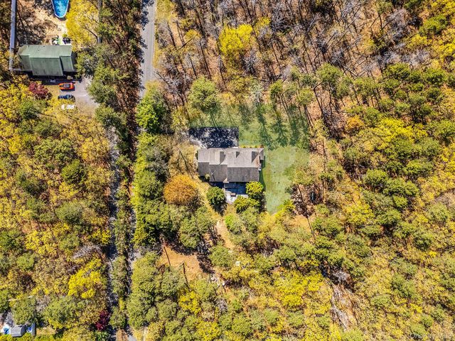 41 N Cozine Road, Manorville, NY 11949