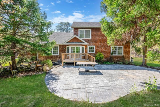 41 N Cozine Road, Manorville, NY 11949