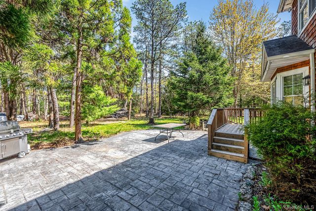41 N Cozine Road, Manorville, NY 11949