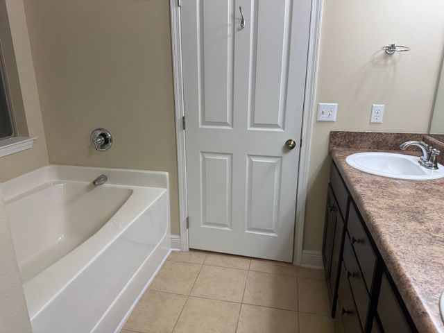 82 Camellia Court, Freeport, FL 32439