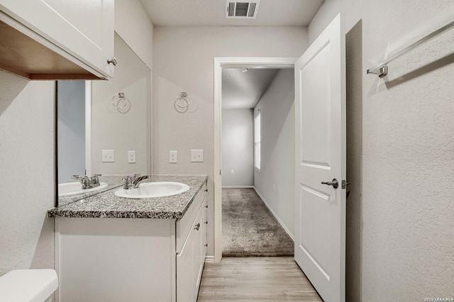 7231 Lavaca Bluff, San Antonio, TX 78218