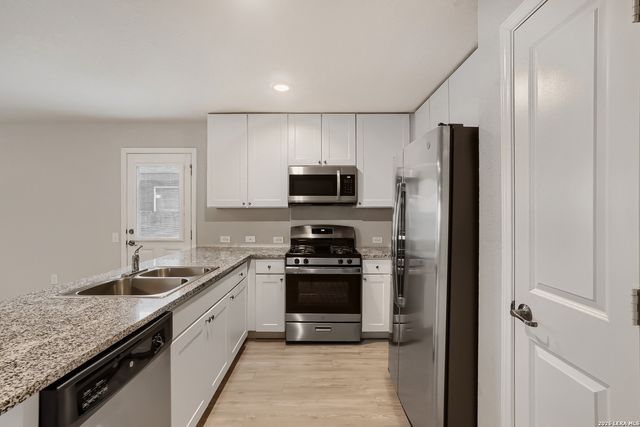 7231 Lavaca Bluff, San Antonio, TX 78218