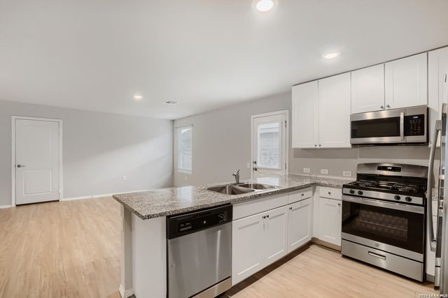 7231 Lavaca Bluff, San Antonio, TX 78218