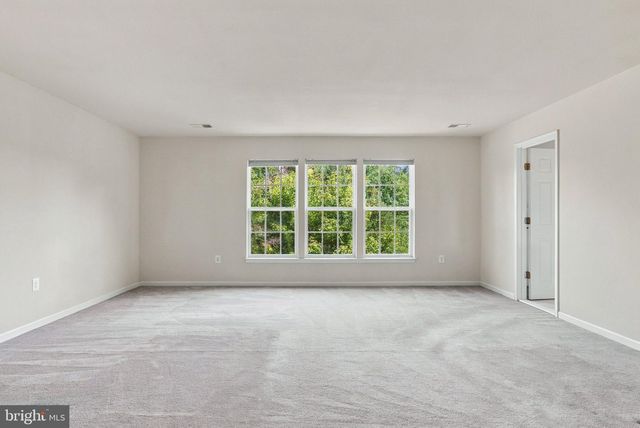 8373 TENBROOK DR, Gainesville, VA 20156