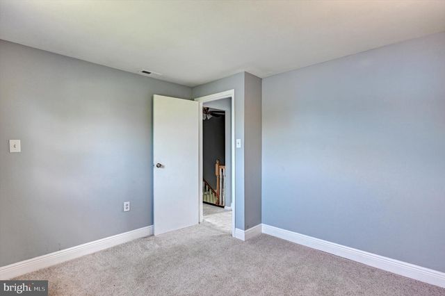 7717 FAIRGREEN RD, Dundalk, MD 21222