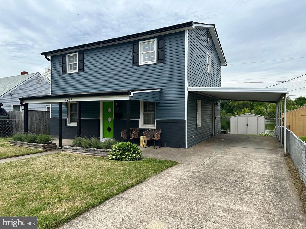 Image 2 of property listing at 7717 FAIRGREEN RD, Dundalk, MD 21222