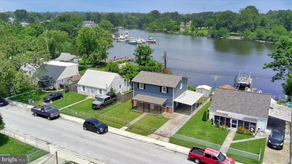 Image 6 of property listing at 7717 FAIRGREEN RD, Dundalk, MD 21222