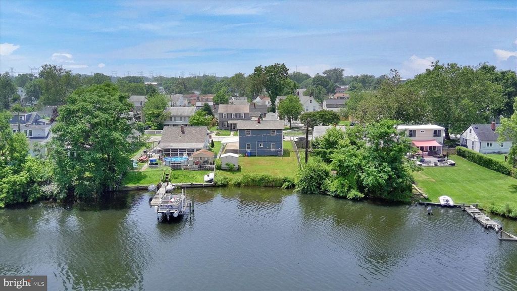 Image 7 of property listing at 7717 FAIRGREEN RD, Dundalk, MD 21222