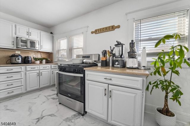 548 Bridgewater Ave, Bridgewater Twp., NJ 08807