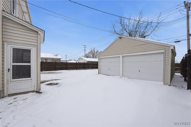 100 Beverly Drive, Cheektowaga, NY 14043