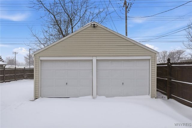 100 Beverly Drive, Cheektowaga, NY 14043