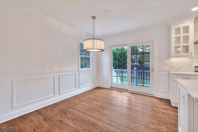 48 Oak Dr, Roseland Boro, NJ 07068