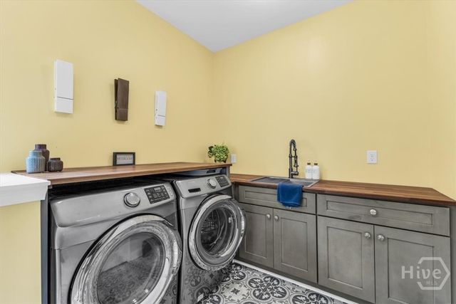 182 Old River Road, Bloomingdale, GA 31302