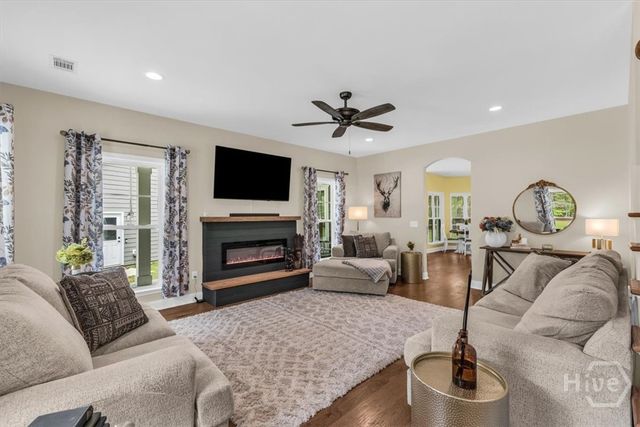 182 Old River Road, Bloomingdale, GA 31302
