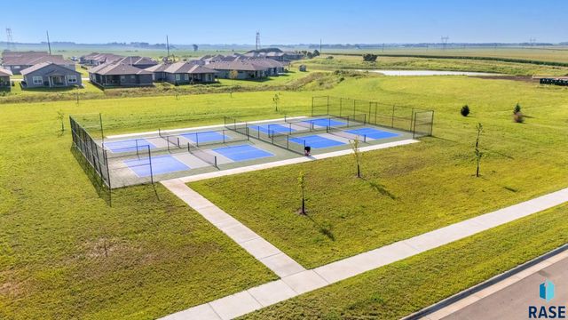 2425 E Gunnar St Street, Brandon, SD 57005