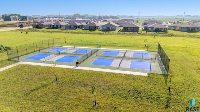 2425 E Gunnar St Street, Brandon, SD 57005