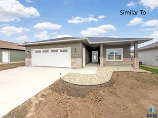 2425 E Gunnar St Street, Brandon, SD 57005