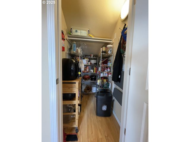 1584 Nw AVERY St, Roseburg, OR 97471