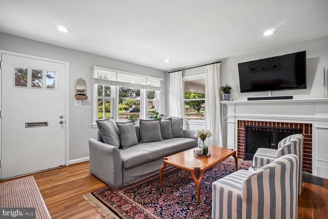 3155 NORFOLK LN, Falls Church, VA 22042