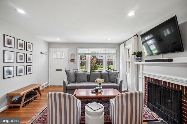 3155 NORFOLK LN, Falls Church, VA 22042