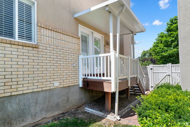 239 E COTTAGE WOOD LN, Murray, UT 84107