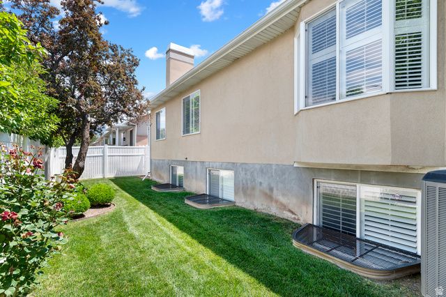 239 E COTTAGE WOOD LN, Murray, UT 84107
