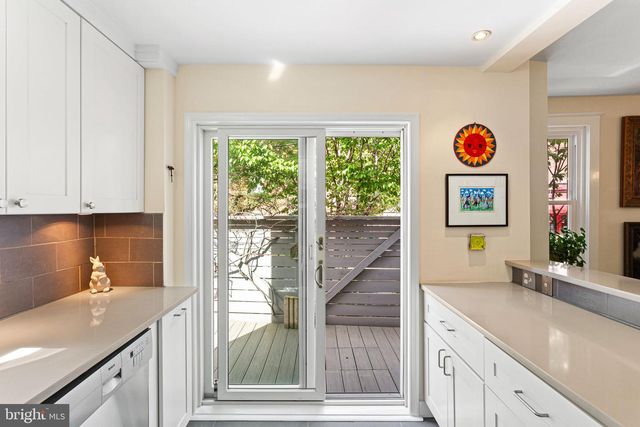 2456 MEREDITH ST, Philadelphia, PA 19130