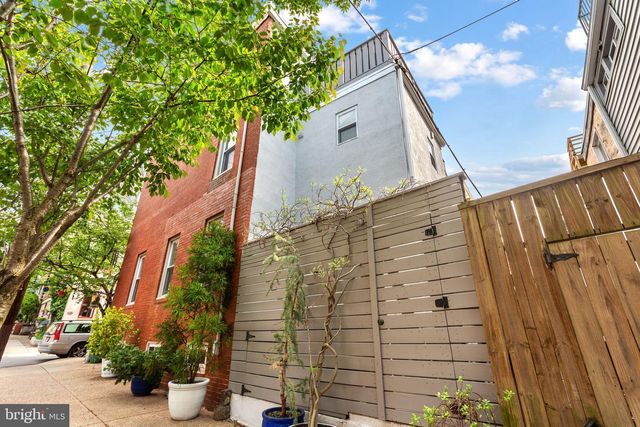 2456 MEREDITH ST, Philadelphia, PA 19130