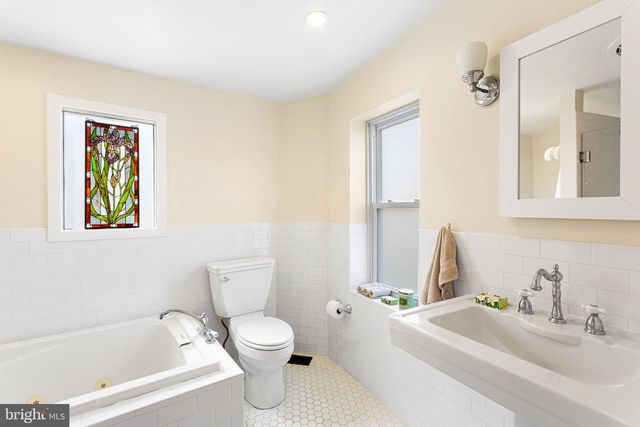 2456 MEREDITH ST, Philadelphia, PA 19130