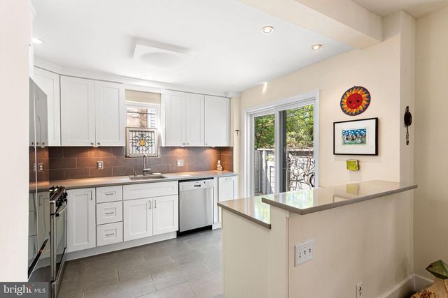 2456 MEREDITH ST, Philadelphia, PA 19130