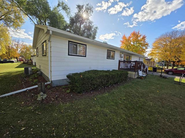 1001 Elm Street, Mauston, WI 53948