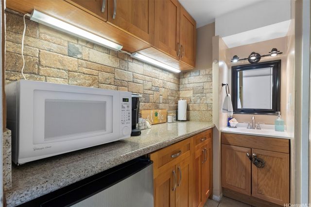 2450 Prince Edward Street 505A, Honolulu, HI 96815