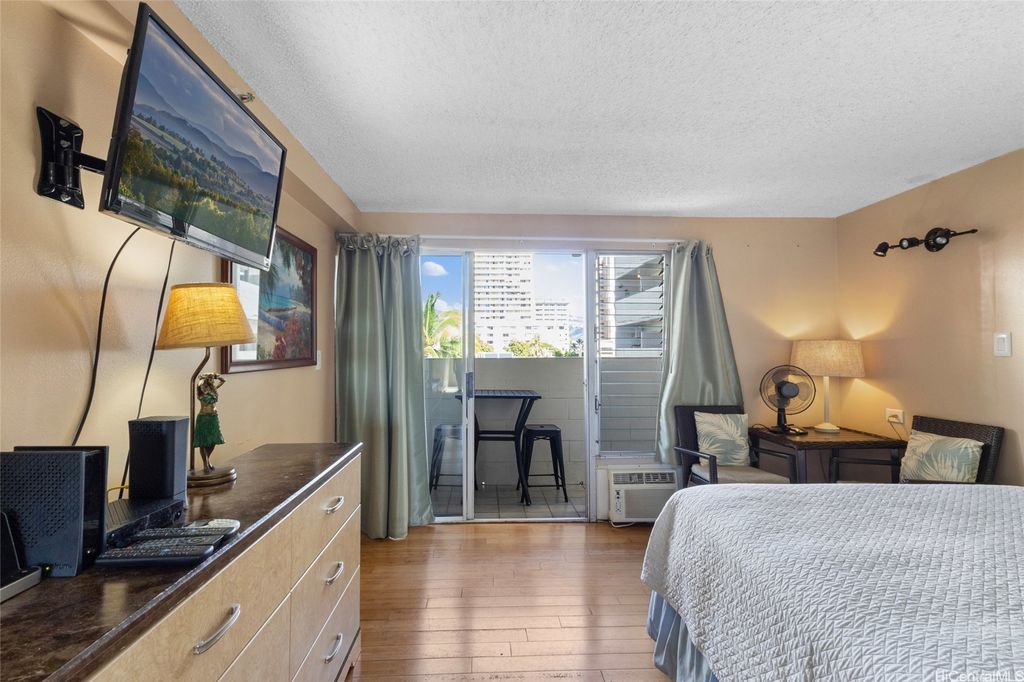 2450 Prince Edward Street 505A, Honolulu, HI 96815