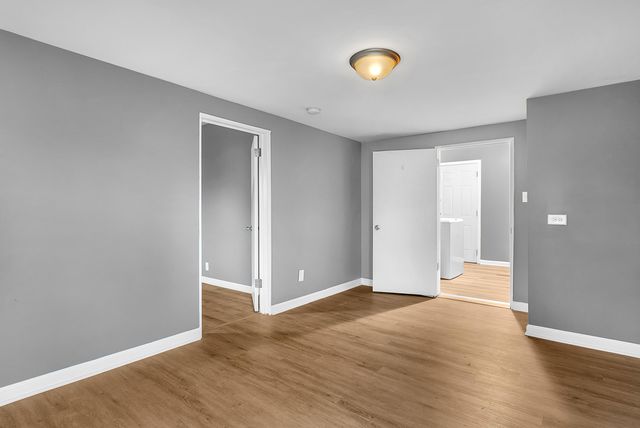 31 Tyler Street, New Chicago, IN 46342