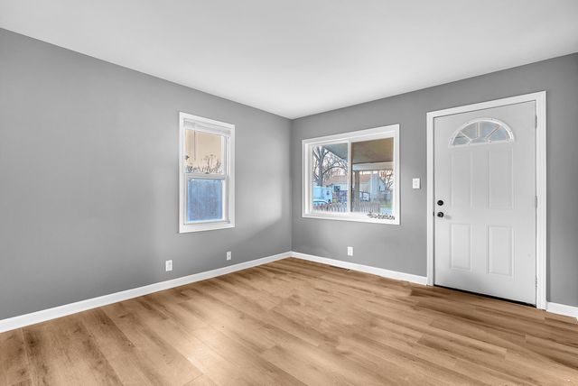 31 Tyler Street, New Chicago, IN 46342