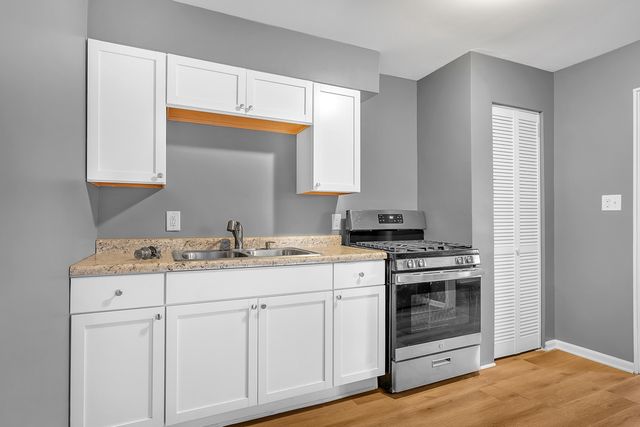 31 Tyler Street, New Chicago, IN 46342