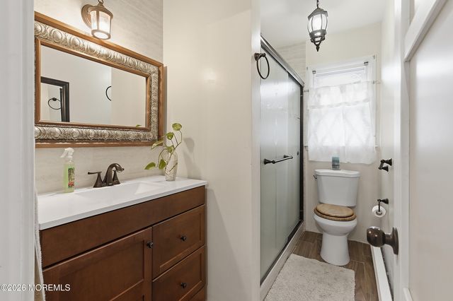 56 Bellflower Court, Toms River, NJ 08755