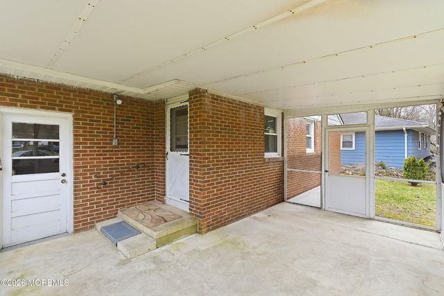 56 Bellflower Court, Toms River, NJ 08755