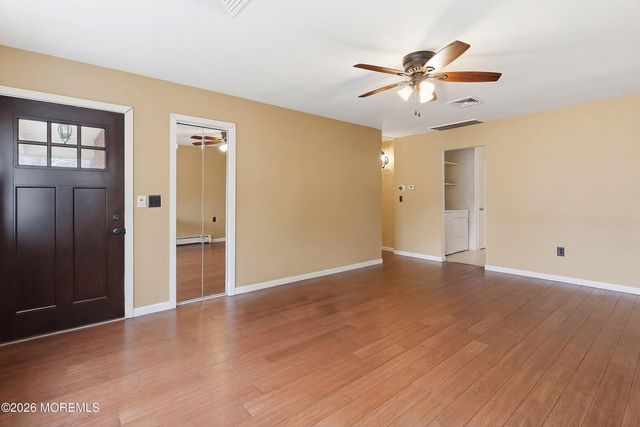 56 Bellflower Court, Toms River, NJ 08755