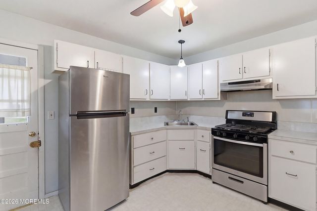 56 Bellflower Court, Toms River, NJ 08755